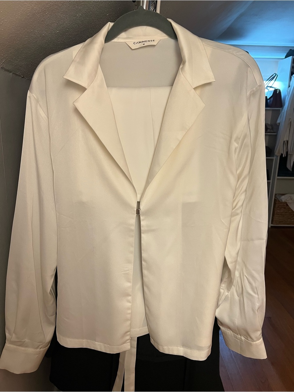 Commense White Open-Front Blazer with Hook Closure